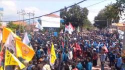 Demo Tolak Revisi UU Pilkada Berlanjut, Ribuan Mahasiswa di Lampung Long March ke DPRD<