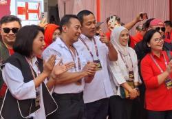 Pakai Kemeja Putih, Andika Perkasa-Hendrar Prihadi Daftar Pilgub Jateng ke KPU<