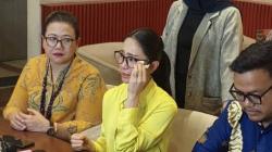 Tangis Bunga Zainal Ceritakan Kondisi Mental yang Tak Baik-Baik Saja usai Duit Rp15 Miliar Raib