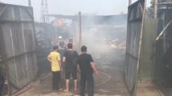 Gudang Rongsokan di Mojosari Hangus Terbakar, Diduga Akibat Puntung Rokok