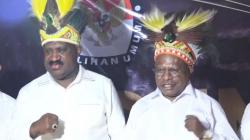 Willem Wandik-Aloysius Giyai Komitmen Bangun Papua Tengah dengan Semangat Otonomi Daerah<