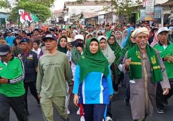 Hultah NWDI, Cagub Perindo Sitti Rohmi Ikuti Jalan Sehat Bareng Puluhan Ribu Warga Lotim<