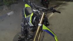 Motor Ugal-ugalan Tabrakan dengan Mobil di Gowa, 2 Orang Patah Tulang<