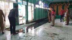 Lantai Aula SMA Negeri 7 Banjarmasin Ambruk, Belasan Siswa Berjatuhan<