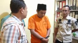 Dipicu Masalah Sepele, 2 Pria Bertetangga di Bangkalan Duel Gunakan Sajam di Hajatan Warga<