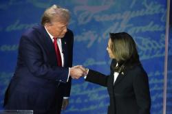 Donald Trump dan Kamala Harris Berhadapan dalam Debat Calon Presiden AS