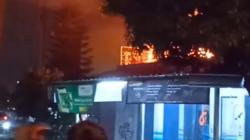 Kebakaran Ruko Dekat Gerbang Tol Kukusan Depok, Api Berkobar