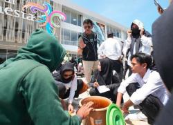 Jelang MotoGP Mandalika 2024, BRI Latih 300 Petugas Kelola Sampah dan Mesin RVM<