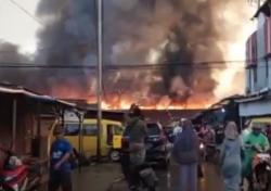 Kebakaran Pasar Sentral Remu Sorong, Ratusan Kios Hangus Dilalap Api<
