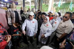 Suswono Blusukan Temui Pedagang Pasar Jatibaru Tanah Abang