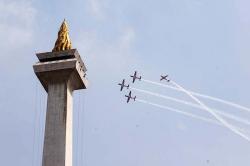Manuver Tim Jupiter TNI AU di Langit Jakarta