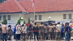 Satpol PP Lebak Geruduk DPRD usai 1 Anggota Meninggal saat Pengamanan Demo<