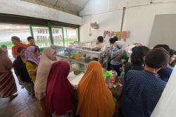 Relawan Ridwan Kamil-Suswono Kembali Traktir Makan Warga Jakarta Sambut Pemerintahan Baru