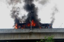 Penampakan Bus Angkut Puluhan Anak TK Terbakar di Jalan Tol Wiyoto Wiyono