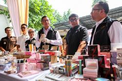Berpotensi Timbulkan Kanker, Ratusan Ribu Kosmetik Disita dari Gudang Toko Online
