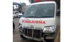 Ambulans Tabrak Pengendara Motor di Muarojambi, Mobil dan Sopir Diamuk Massa<