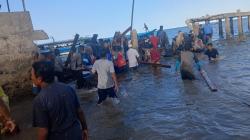 Jembatan Ambruk saat Dilewati Rombongan Cagub Maluku Tengah Andi Munaswir, 6 Orang Tewas<