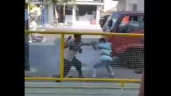 Viral Duel Sengit Warga di Pamekasan, Baku Hantam di Tengah Jalan<