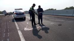 Penyebab Kecelakaan Truk Tabrak Mobil Kru TvOne di Tol Pemalang, Sopir Diduga Microsleep<