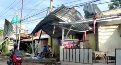 Puluhan Rumah di Lombok Barat Rusak Diterjang Angin Puting Beliung, 1 Luka-Luka<