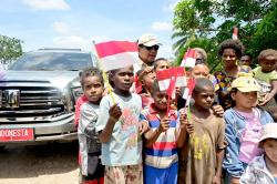 Momen Hangat Presiden Prabowo bersama Warga Merauke