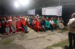 Bantuan Seragam Sekolah Gratis Ahmad Ali Disambut Antusias Warga Sigi<