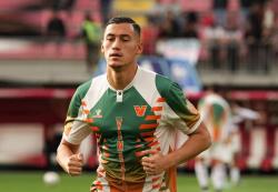Jay Idzes Ditanya Lebih Suka Suporter Indonesia atau Italia, Jawabannya Mengejutkan!