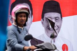 Alat Peraga Kampanye Ridwan Kamil-Suswono Dirusak