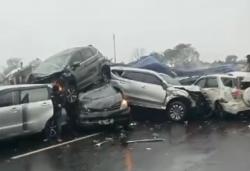 Breaking News: Kecelakaan Beruntun di Tol Purbaleunyi, Sejumlah Mobil Ringsek<