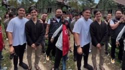 Viral Momen Kaesang Senyum-Senyum Bertemu Kembaran KW, Netizen: Beda di Nasib<