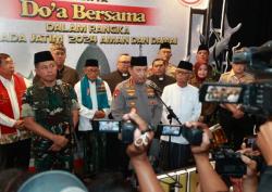 Jelang Pilkada 2024, Kapolri dan Panglima TNI Hadiri Doa Lintas Agama di Jatim<