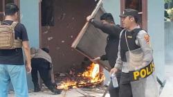Kecewa Hasil Seleksi CPNS, Massa Bakar Kantor BKSDM Mappi Papua Selatan<