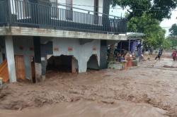 Penampakan Tanggul Sungai Cisunggalah Kabupaten Bandung Jebol