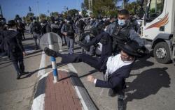 Ribuan Yahudi Ultra-Ortodoks Israel Demo Tolak Dikirim Perang ke Gaza