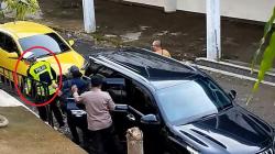 Viral Tersangka KPK Rohidin Gunakan Seragam Polantas saat Akan Dibawa ke Bandara, Ini Alasannya<