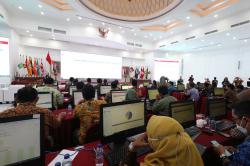 Suasana Ruang Monitoring Rekapitulasi Penghitungan Suara Pilkada Serentak 2024