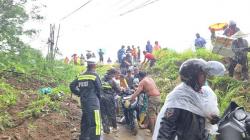 Longsor Tutup Jalan Palabuhanratu-Cibadak, Akses ke Sukabumi Lumpuh Total<