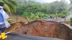 14 Jembatan di Sukabumi Terputus akibat Banjir Bandang dan Pergerakan Tanah<