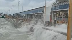 Peringatan Dini BMKG, Waspada Gelombang Tinggi Capai 4 Meter di Perairan Lampung<