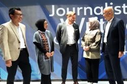 Proyeksi Ekonomi Global dan Domestik Tahun 2025