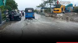 Situasi Terkini Banjir Rob di Pelabuhan Muara Baru, Air Makin Tinggi