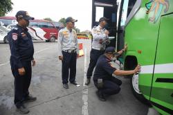 Pengecekan Bus Laik Jalan Jelang Liburan Akhir Tahun 