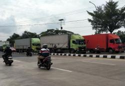 Truk Besar Langgar Aturan di Jalur Pantura Indramayu saat Nataru, Ini Kata Polisi<