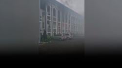 Gedung Rektorat UIN di Ciputat Tangsel Terbakar, Asap Hitam Membumbung Tinggi