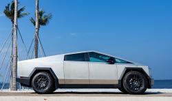 Tesla Recall Cybertruck akibat Roda Terancam Lepas