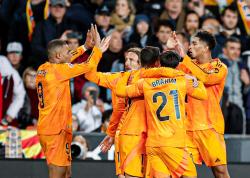 Dramatis! 10 Pemain Real Madrid Menang Comeback atas Valencia untuk Naik ke Puncak Klasemen Liga Spanyol