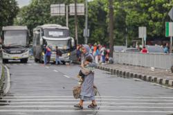 Ekspresi Pemudik Kembali ke Jakarta setelah Libur Panjang Nataru
