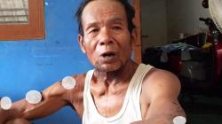 Marah Sarangnya Disenggol, Ratusan Tawon Serang Pasutri di Karawang hingga Luka Parah<