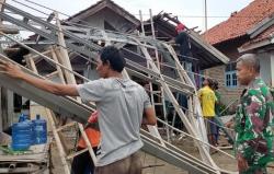 Hujan Badai Terjang Pabean Ilir Indramayu, Puluhan Rumah Rusak<