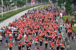 Ribuan Pelari Berkaus Merah Putih Meriahkan Soekarno Run 2025